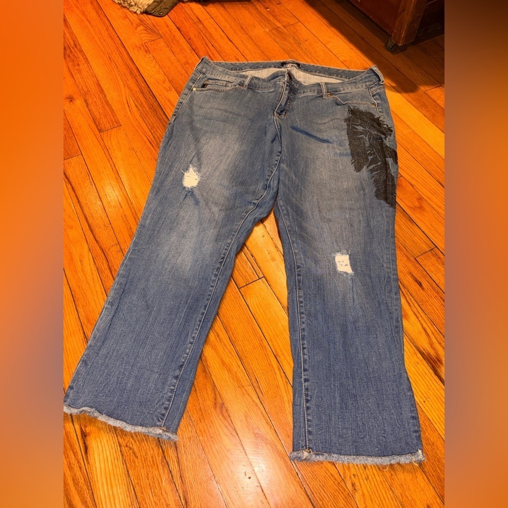 Torrid Distressed Crop Flare Jeans Women’s Est Size 18 Raw Hem Palm Print Denim